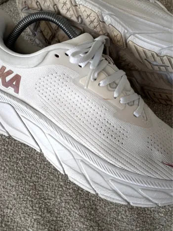 Used Hoka Arahi 7 bike — image 3 of 15