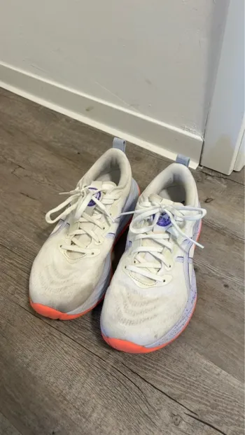 Used Asics Gel Cumulus 27 Tokyo Edition bike — image 2 of 7