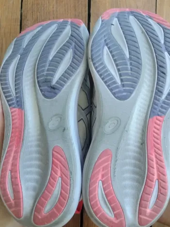 Used Asics Gel Nimbus 27 bike — image 7 of 11