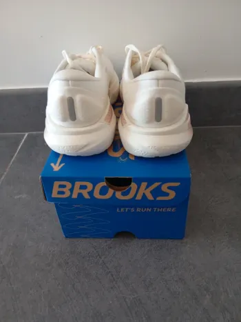 Used Brooks Adrenaline GTS 24 bike — image 3 of 4