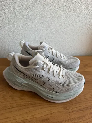Použité Asics Superblast 2 bike — obrázek 3 z 6