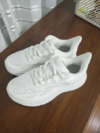 Gebrauchtes Hoka Schuhe weiß Größe 40 bike — Bild 4 von 4