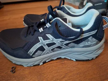 Brugt Asics Laufschuhe Größe 42 bike — billede 3 af 3