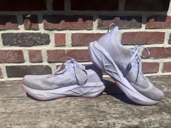 Used Asics Novablast 5 bike — image 2 of 8