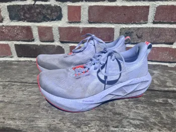 Used Asics Novablast 5 bike — image 4 of 8