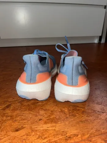 Brugt Adidas Ultra Boost Light bike — billede 3 af 6