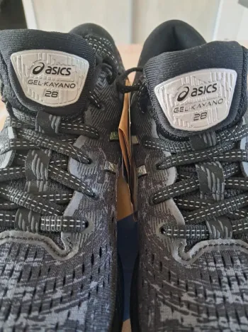 Used Asics Gel-Kayano 28 Platinum bike — image 4 of 7