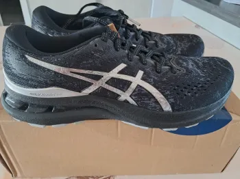 Used Asics Gel-Kayano 28 Platinum bike — image 3 of 7