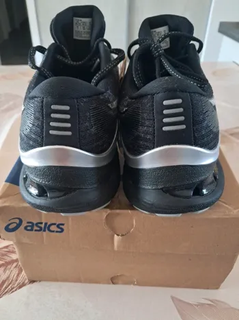 Used Asics Gel-Kayano 28 Platinum bike — image 5 of 7