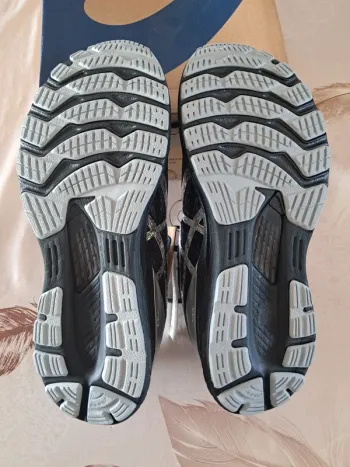 Used Asics Gel-Kayano 28 Platinum bike — image 2 of 7