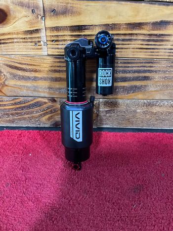 Used Rock Shox Vivid Ultimate 205x60 2024 bike