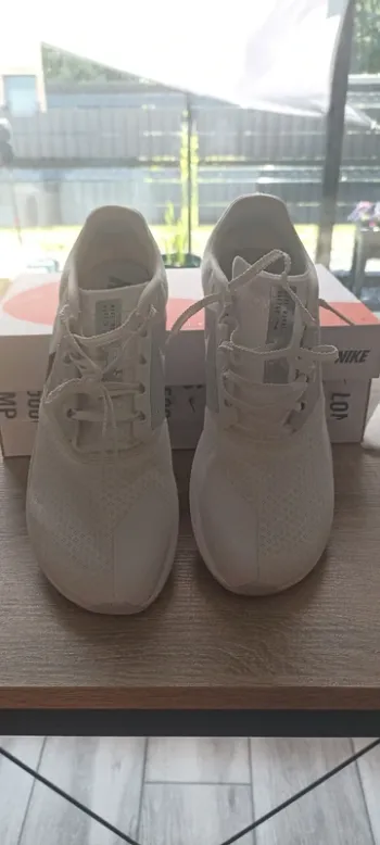Used Nike Zoom Rival Waffle 6 bike — image 3 of 8