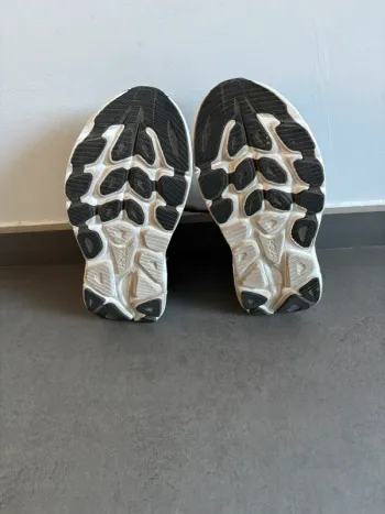 Hoka Clifton 10 bike d'occasion — image 4 sur 6