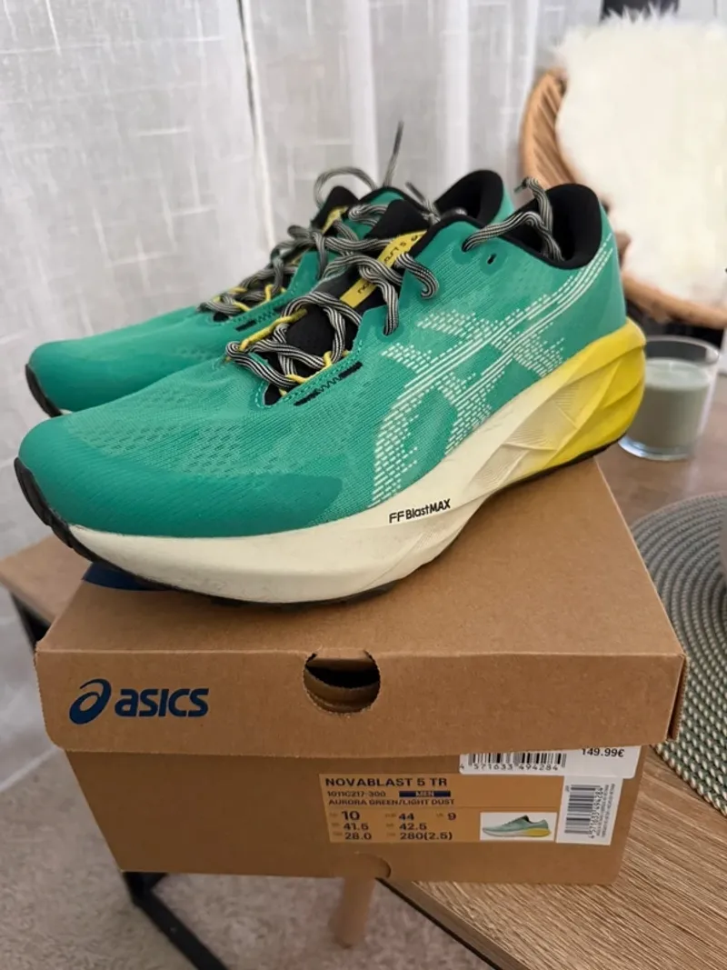 Gebrauchtes Asics Novablast 5 Running Shoes
