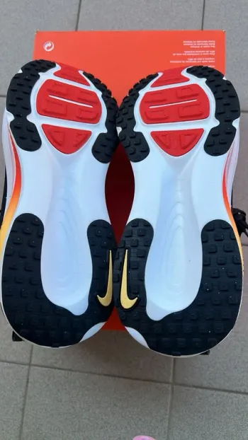 Brugt Nike Vomero 18 bike — billede 2 af 7