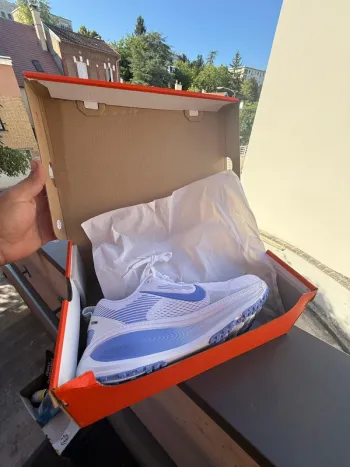 Tweedehands Nike Zoom Vomero 18 bike — afbeelding 2 van 2