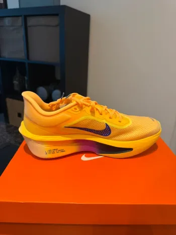 Used Nike Zoom Fly 6 bike — image 2 of 9