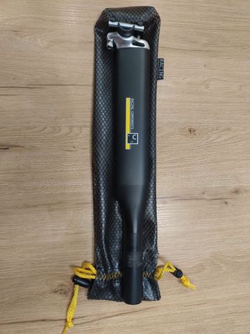 Brugt Giant Racing Components Carbon Seatpost Saddles & Seatposts