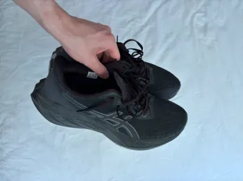 Brugt Asics Novablast 4 bike