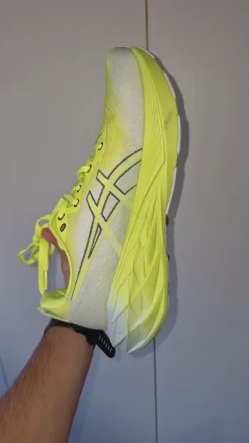 Gebrauchtes Asics Novablast 4 bike — Bild 4 von 7