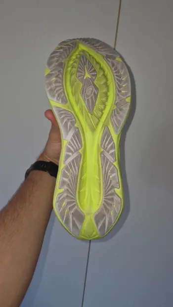 Gebrauchtes Asics Novablast 4 bike — Bild 5 von 7