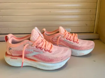 Used Brooks Running Shoes bike — image 3 of 5