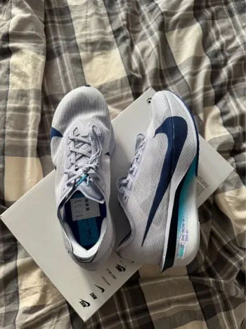 100% Zoomx Vaporfly Next% 4 bike d'occasion — image 7 sur 7