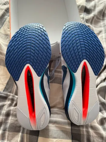 100% Zoomx Vaporfly Next% 4 bike d'occasion — image 4 sur 7