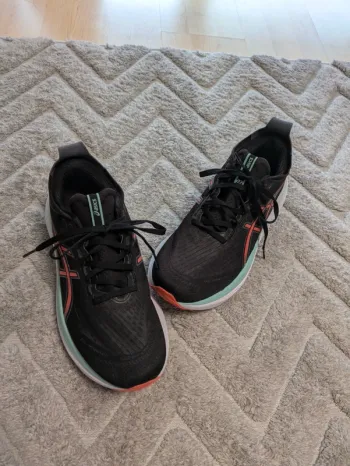Used Asics Gel Nimbus 27 bike