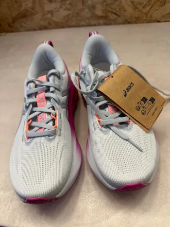 Käytetty Asics NovaBlast 5 bike — kuva 2 / 6