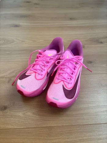 Käytetty Nike Zoom Fly 6 bike