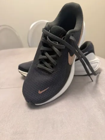 Używany Nike Revolution 8 bike — zdjęcie 2 z 9