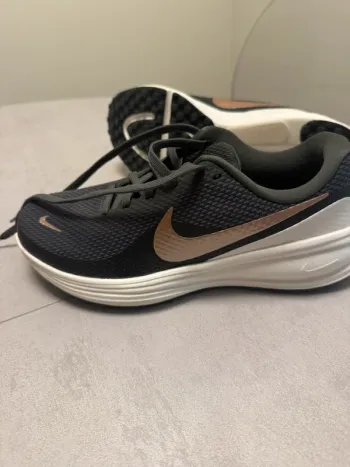 Używany Nike Revolution 8 bike — zdjęcie 4 z 9