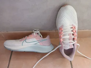 Tweedehands Nike Sportschuhe Damen bike