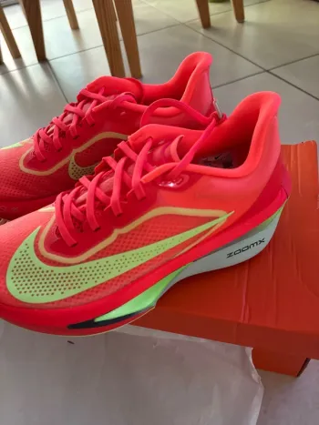 Used Nike Fly Zoom 6 bike — image 2 of 5