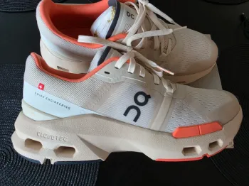 Used On Running On shoes size EU 39, UK 6 bike