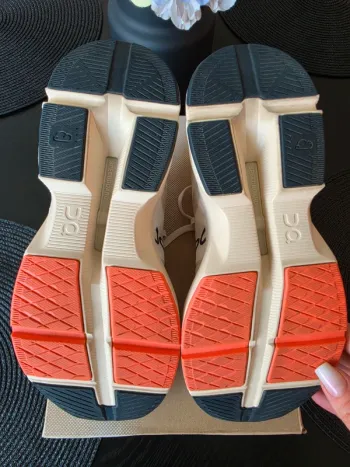 Used On Running On shoes size EU 39, UK 6 bike — image 4 of 6