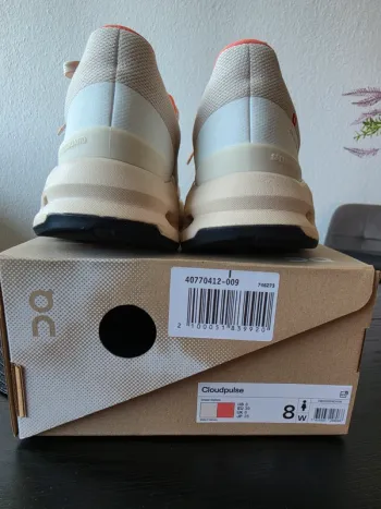 Used On Running On shoes size EU 39, UK 6 bike — image 5 of 6