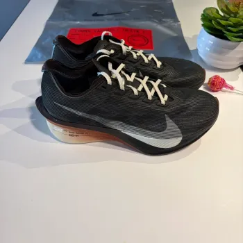 Brugt Nike ZoomX Vaporfly Next% 4 bike — billede 2 af 8