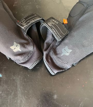 Used Fox Launch knee guard bike — image 4 of 10