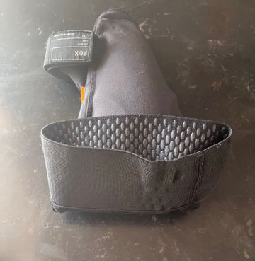 Used Fox Launch knee guard bike — image 7 of 10