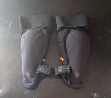 Used Fox Launch knee guard bike — image 2 of 10