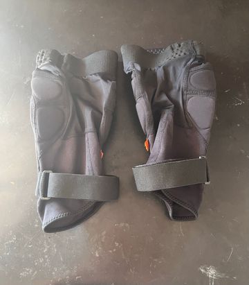 Used Fox Launch knee guard bike — image 5 of 10