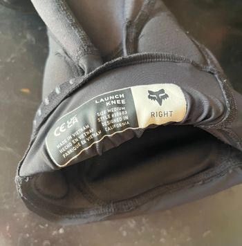 Gebrauchtes Fox Launch knee guard bike — Bild 9 von 10
