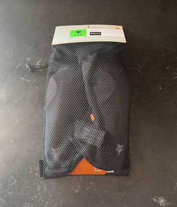 Used Fox Launch knee guard bike — image 6 of 10