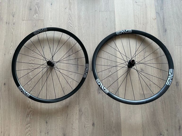 Brugt Enve SES 2.3 Innerdrive Premium 2024 bike — billede 2 af 11