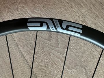 Brugt Enve SES 2.3 Innerdrive Premium 2024 bike — billede 6 af 11