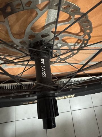 Brugt Dt Swiss M1900 Spline Superboost bike — billede 9 af 11
