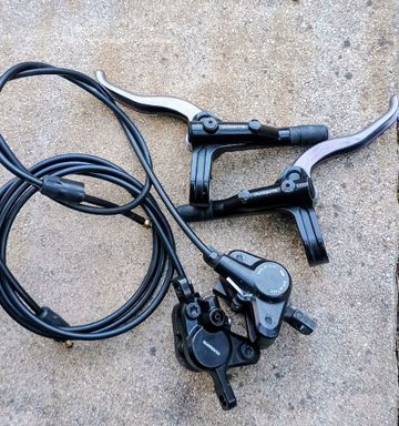 Shimano MT400 bike usato — immagine 1 di 2
