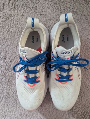 Brugt Asics Nimbus 26 2025 bike — billede 2 af 7